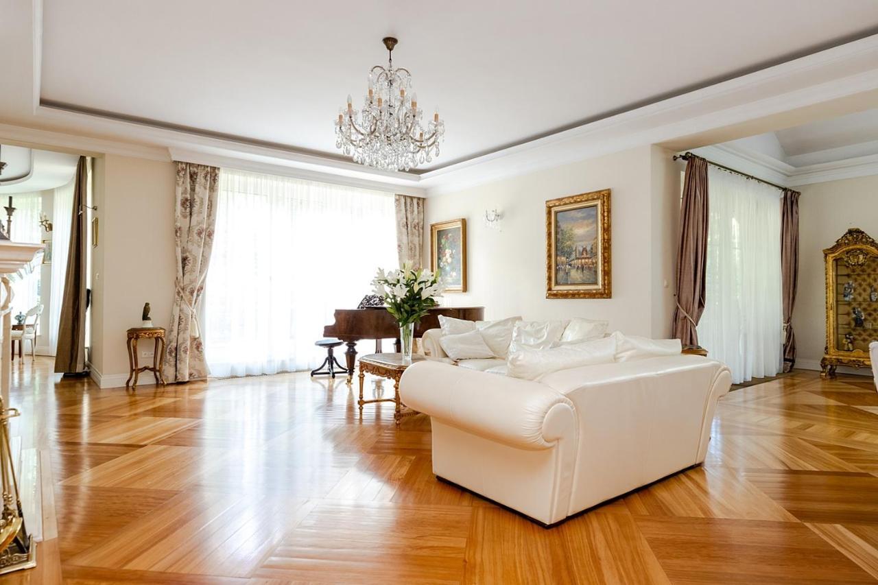 Luxury Villa Indoor Pool Warsaw Magdalenka Εξωτερικό φωτογραφία