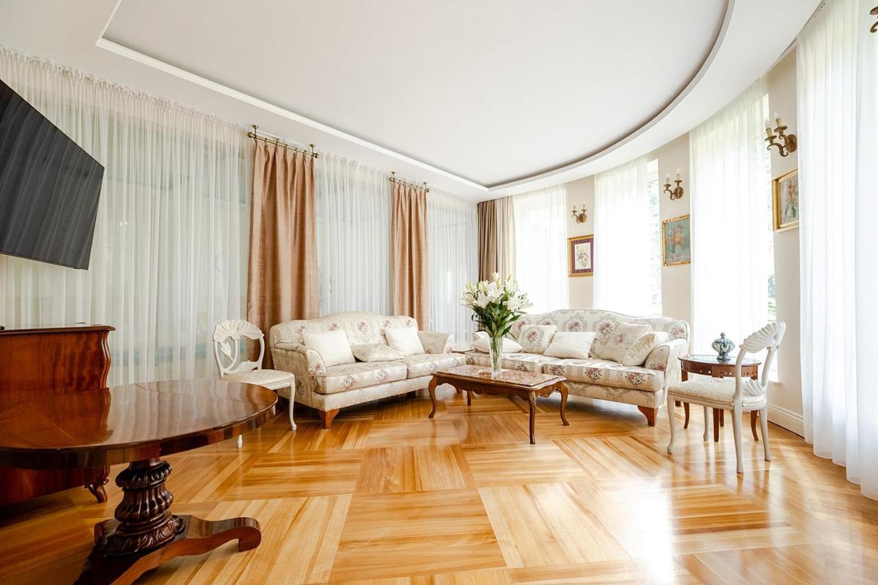 Luxury Villa Indoor Pool Warsaw Magdalenka Εξωτερικό φωτογραφία